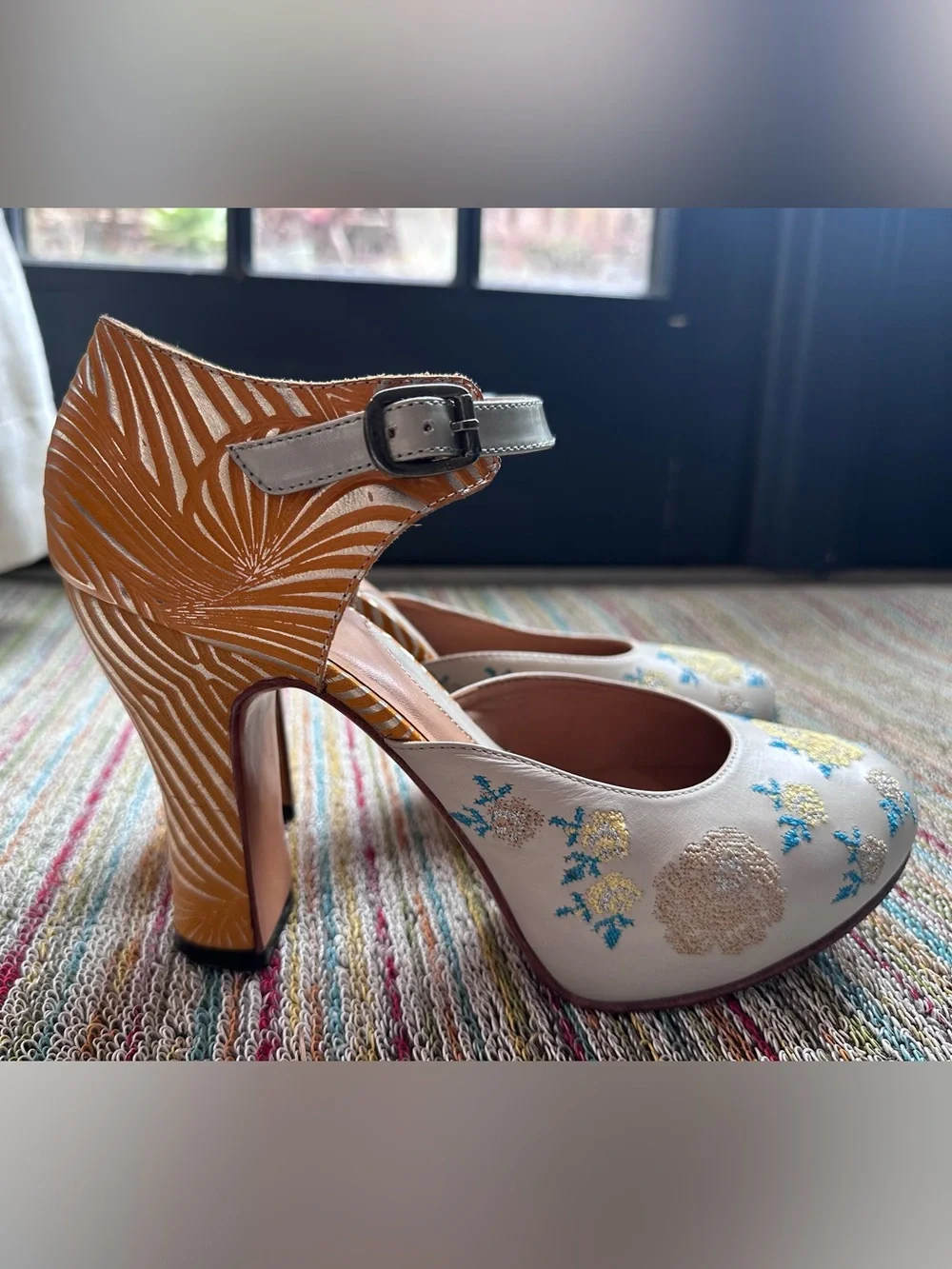 Fluevog NEARLY NEW W BOX Miracles Flora embroidered MJ platform heel-8 (fit 7.5)